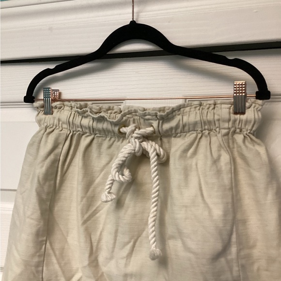 💥PRICE DROP💥 Tie-Waist Pull-On Skirt in Dusty Ivory - Picture 3 of 6